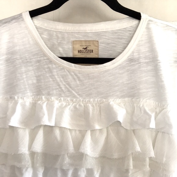 HOLLISTER White Textured Ruffle Layer Soft Top - Picture 3 of 9